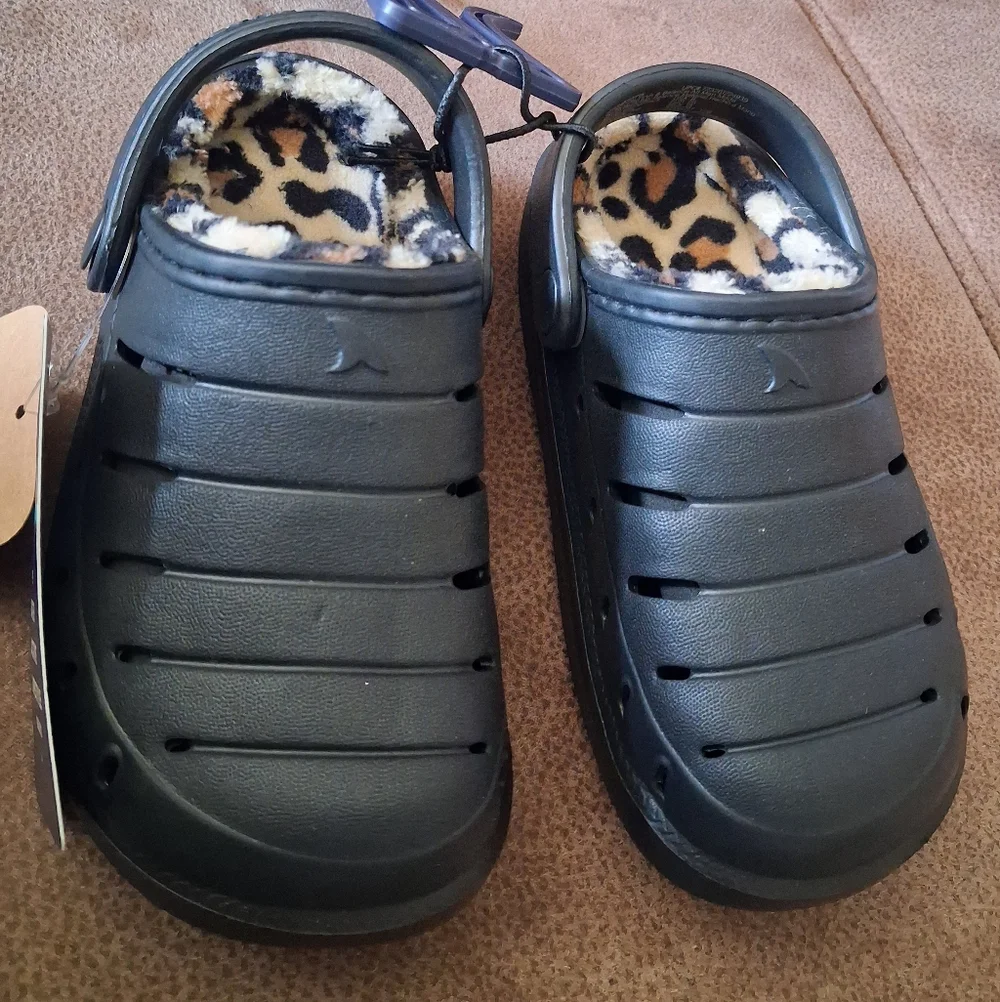Rugged Shark Kids' Black Cozy-Lined Clog Shoes Size 8